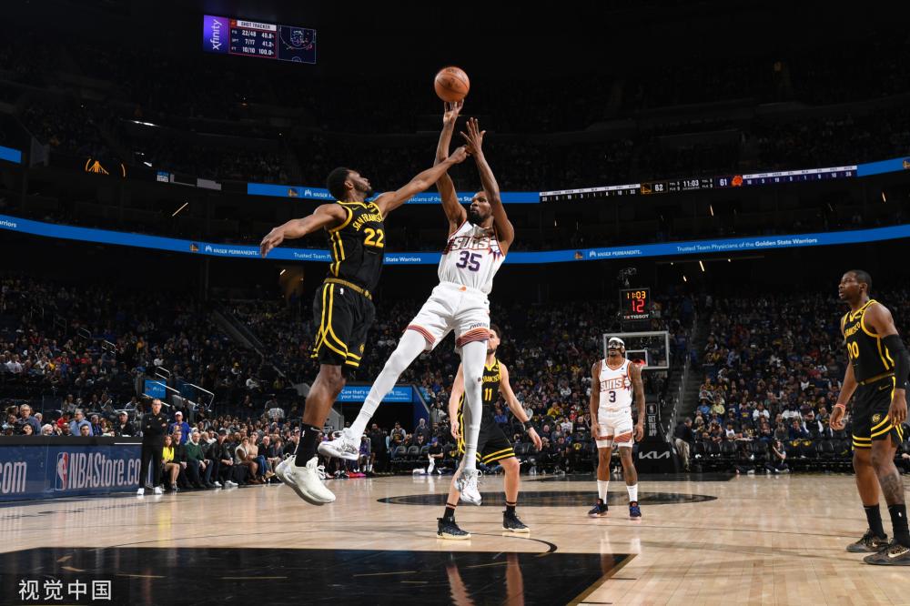 西之间的竞 西之间的竞